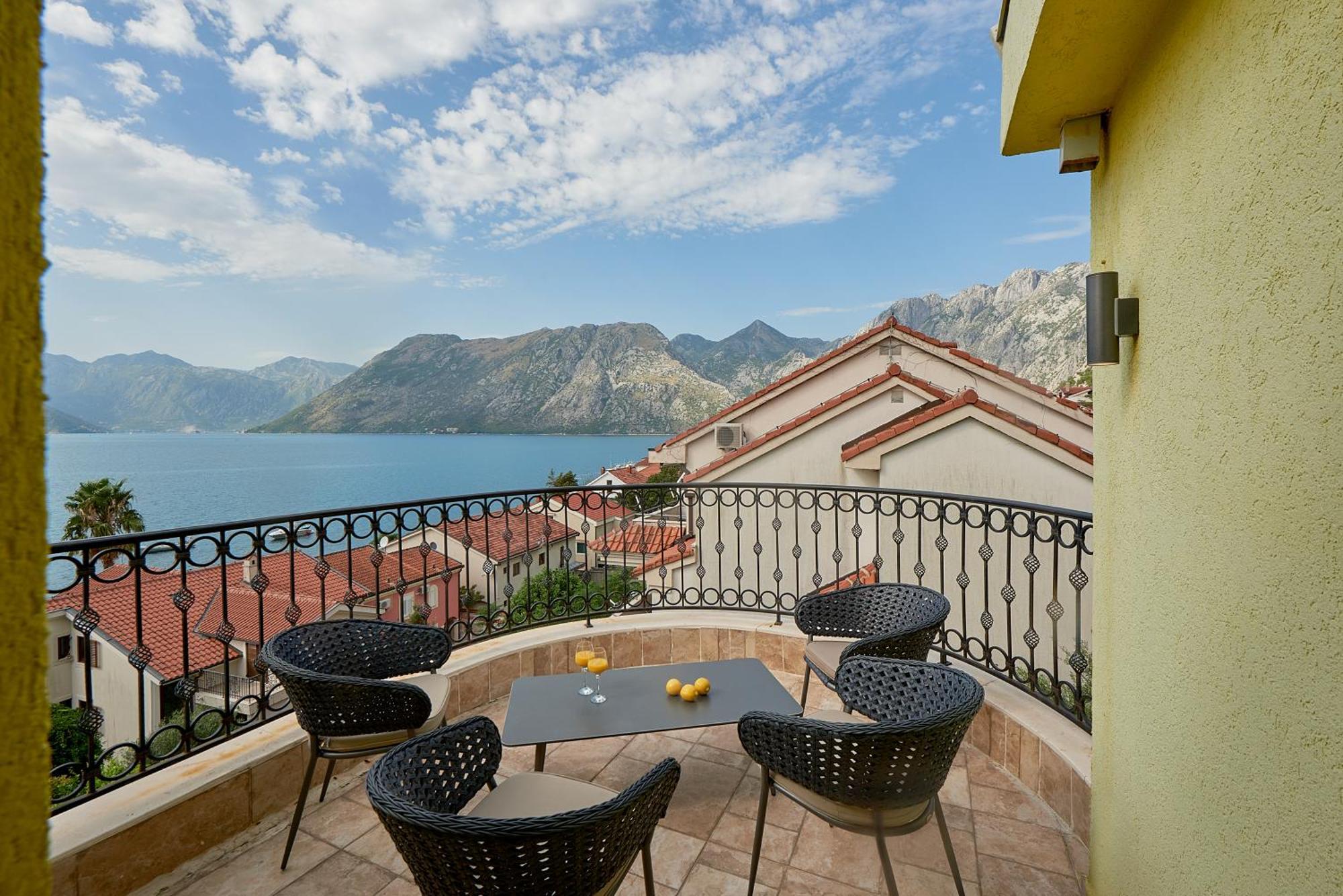 2Montenegro Mimoza Apartments Dobrota Ngoại thất bức ảnh