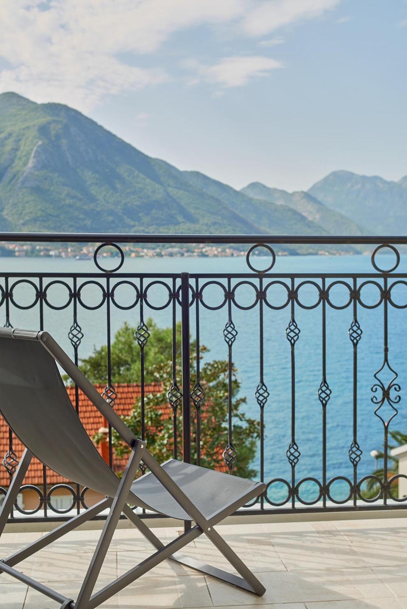 2Montenegro Mimoza Apartments Dobrota Ngoại thất bức ảnh